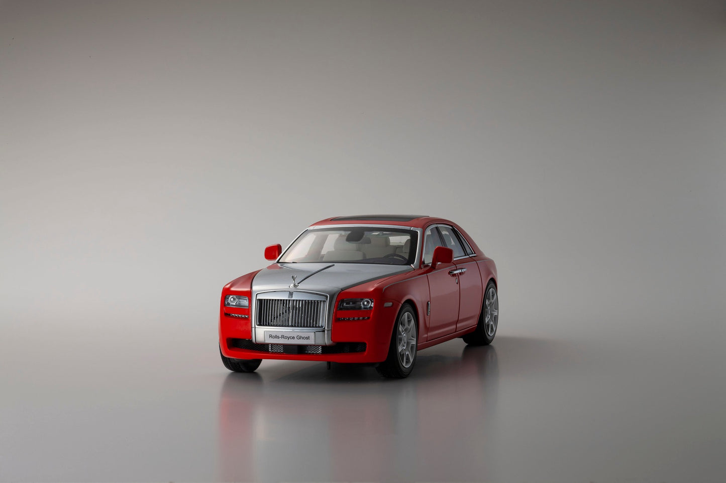 Kyosho 2011 Rolls Royce Ghost Red and Silver 1:18