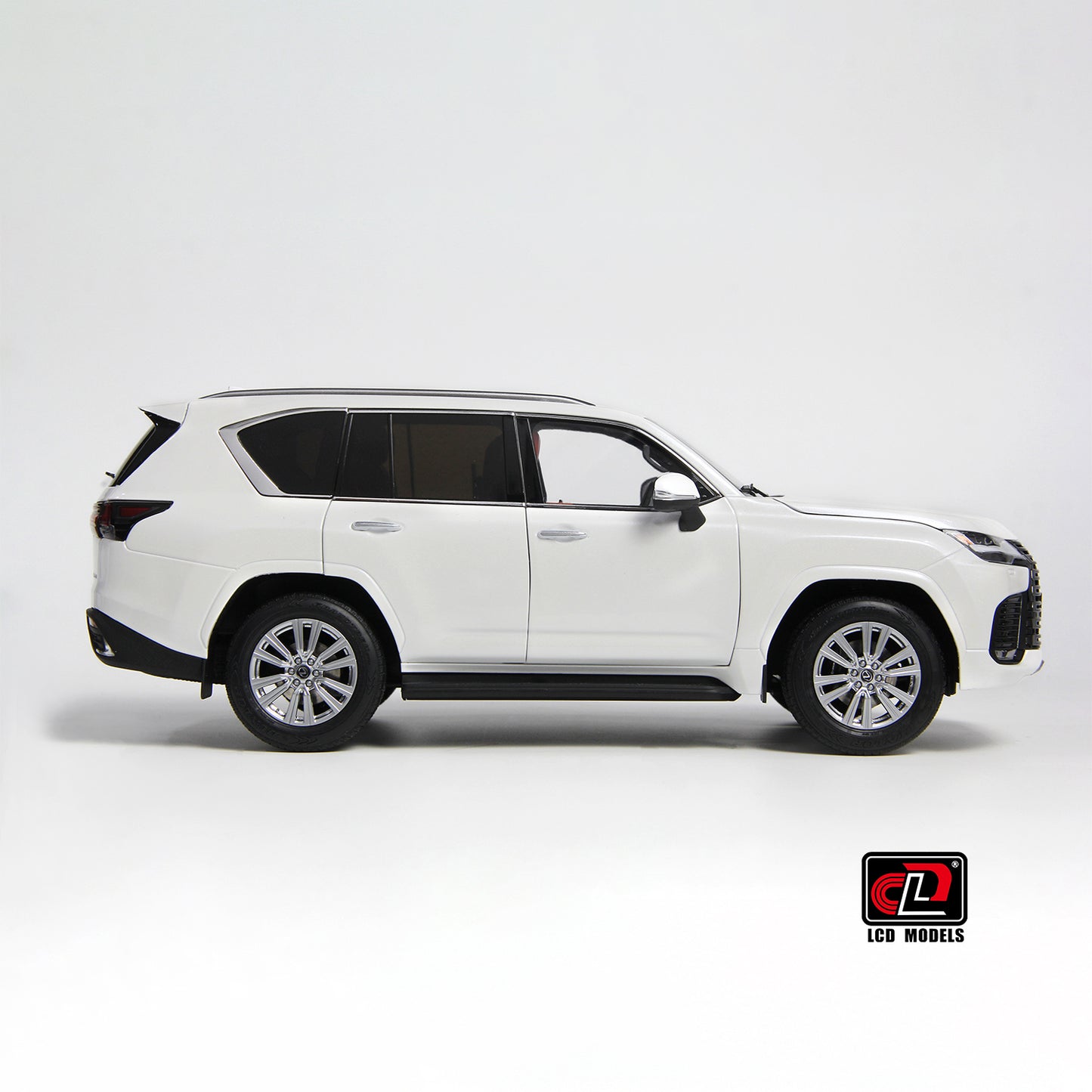 LCD 2024 Lexus LX600 White 1:18