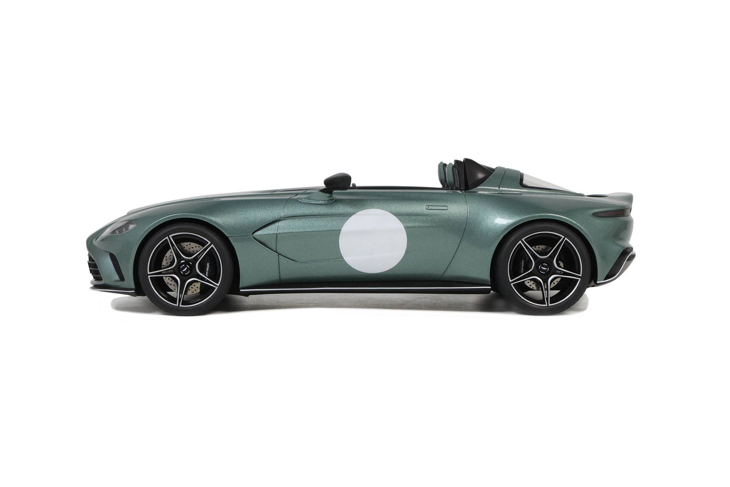 GT Spirit 2023 Aston Martin V12 Speedster Green 1:18 Resin