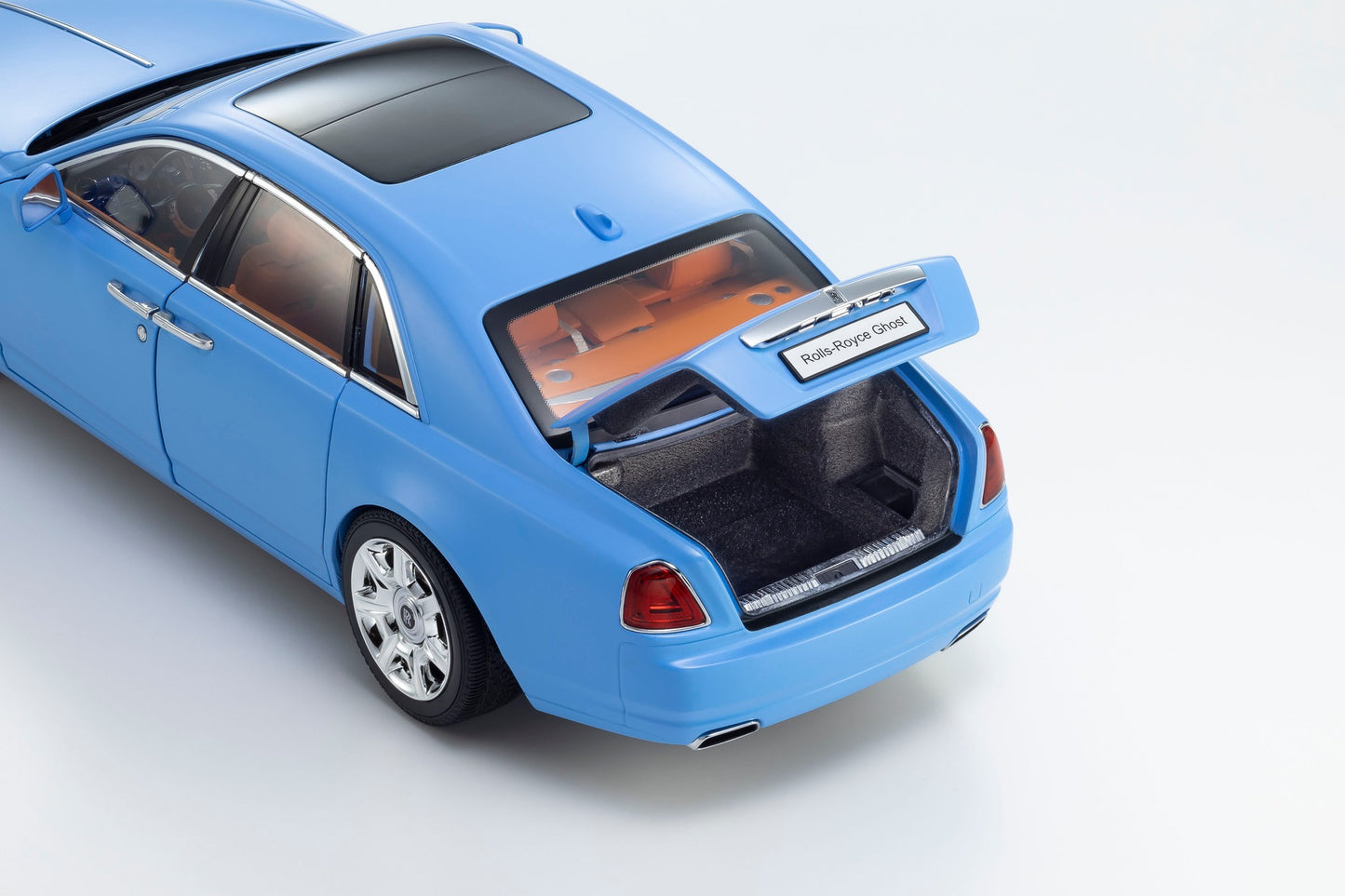 Kyosho 2011 Rolls Royce Ghost Light Blue Matte Effect with Orange Interior 1:18