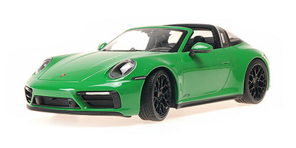 Minichamps 2022 Porsche 911 992 Targa 4 GTS Python Green 1:18 SEALED