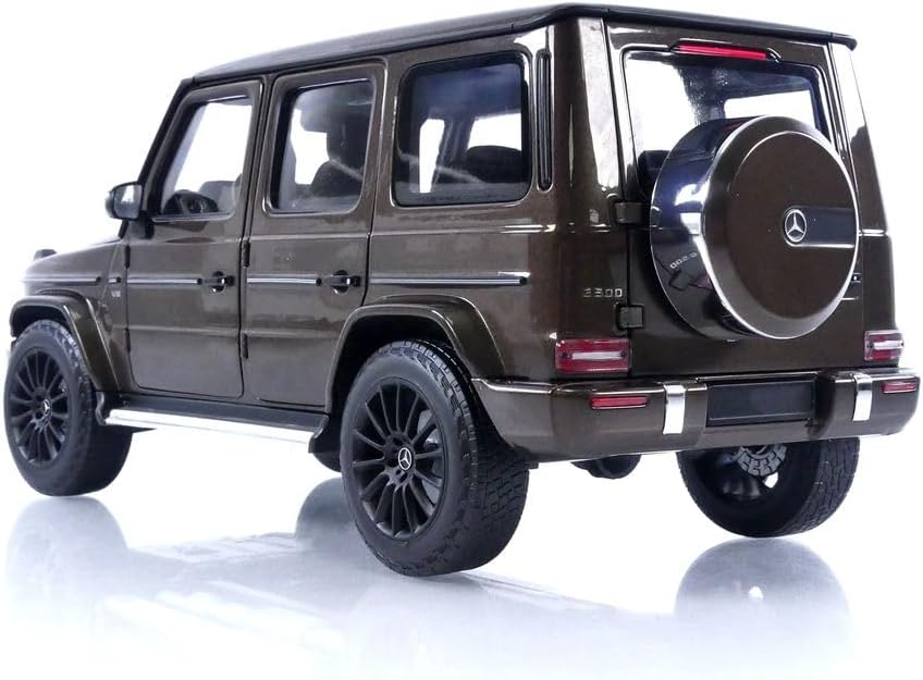 Minichamps 2020 Mercedes-Benz G63 (W463) G-Class 4.0 V8 Biturbo 585cv AMG Brown Metallic 1:18