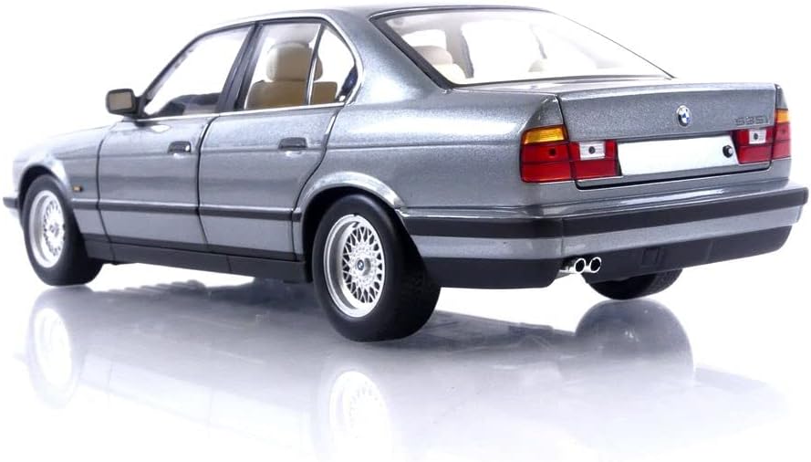 Minichamps 1988 BMW 535i (E34) Sedan Grey Metallic 1:18