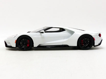 GT Spirit  2017 Ford GT White with Red Stripes 1:18 RESIN