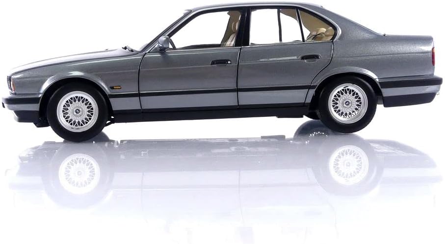 Minichamps 1988 BMW 535i (E34) Sedan Grey Metallic 1:18