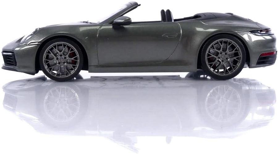 Minichamps 2019 Porsche 911 992 Carrera 4S Cabriolet Aventurine Green Metallic 1:18 SEALED