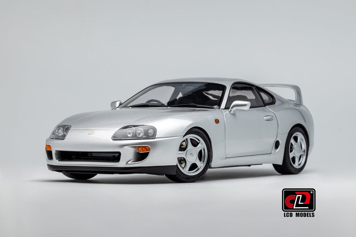 LCD Toyota Supra A80 (Silver color) *Comes with a lift!!* 1:18