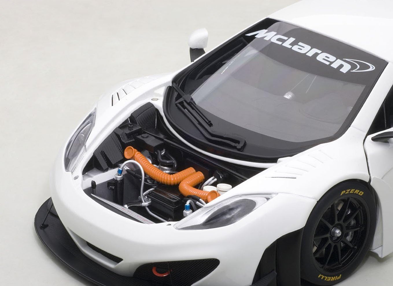 AUTOart Mclaren 12C GT3 White w/ Black Wheels 1:18