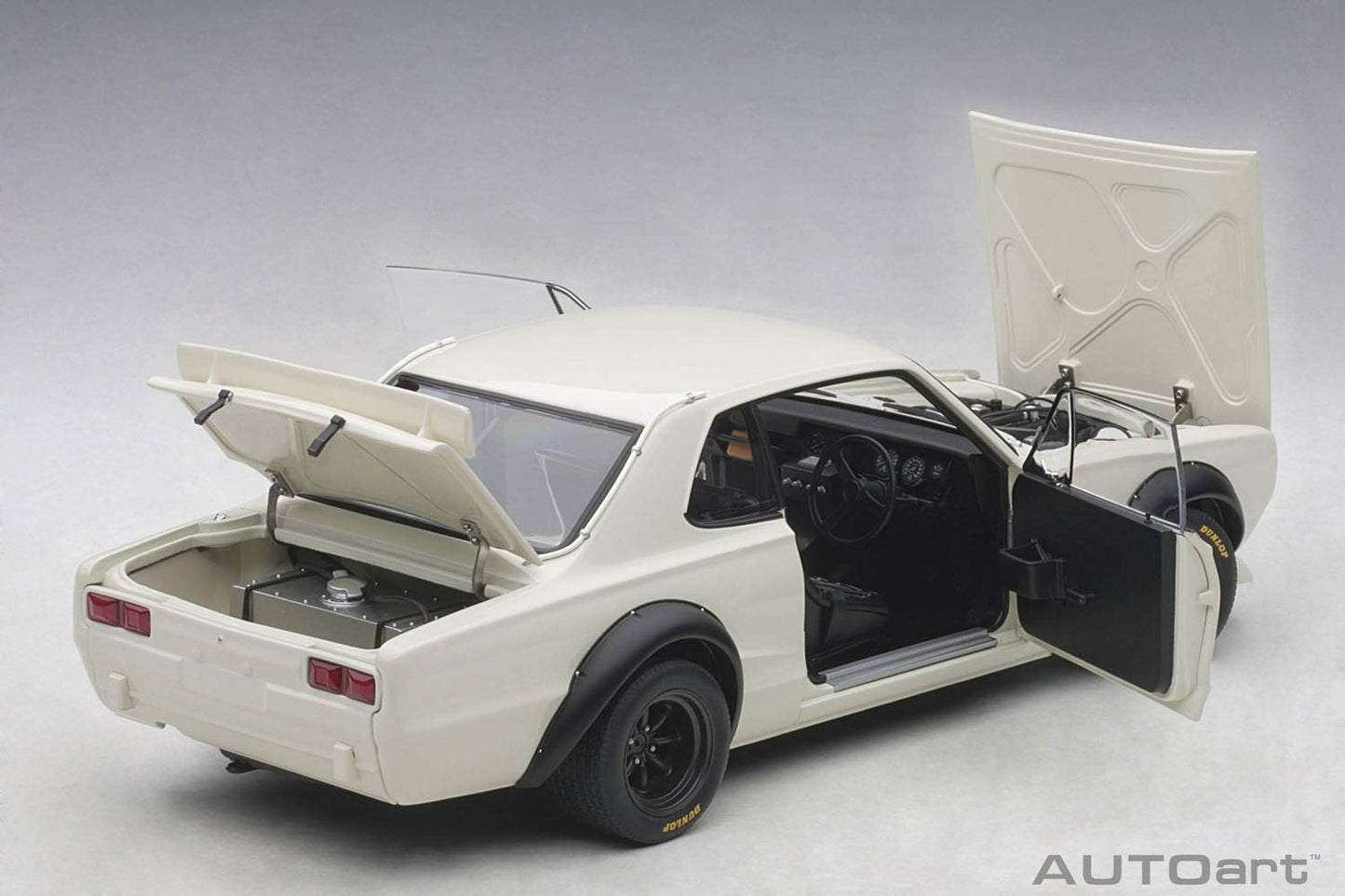 AUTOart 1972 Nissan Skyline GT-R (KPCG10) Racing White 1:18