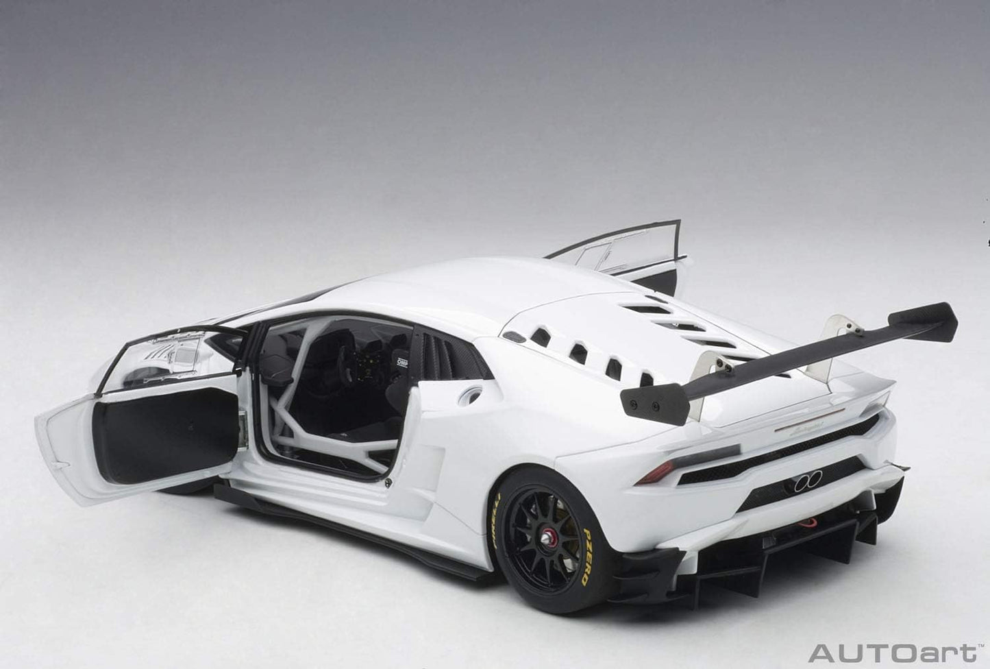 AUTOart 2015 Lamborghini Huracan Super Trofeo Blanco Isis (Solid White) 1:18