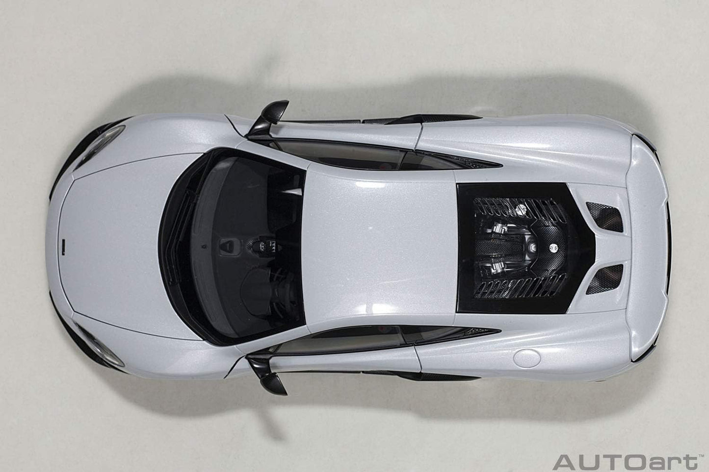 AUTOart 2016 Mclaren 675LT Coupe Silica White 1:18