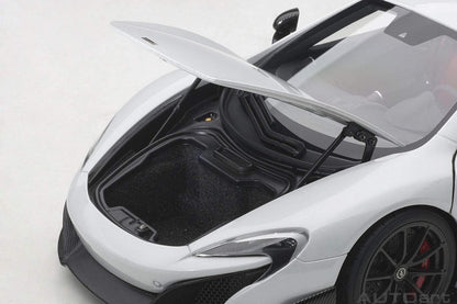 AUTOart 2016 Mclaren 675LT Coupe Silica White 1:18