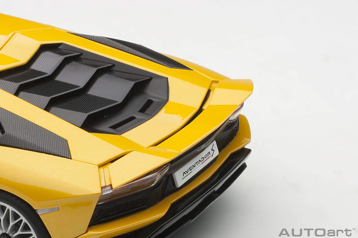 AUTOart 2017 Lamborghini Aventador S Orion Yellow 1:18