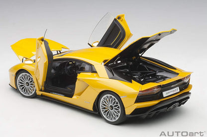 AUTOart 2017 Lamborghini Aventador S Orion Yellow 1:18