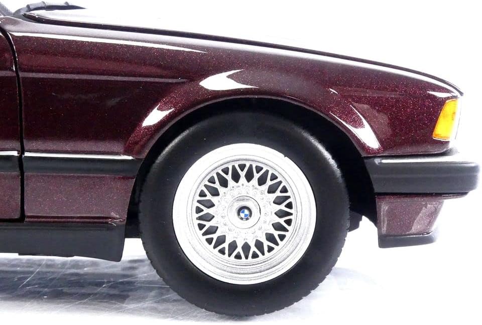 Minichamps 1986 BMW 730i (E32) Sedan Dark Red Metallic 1:18