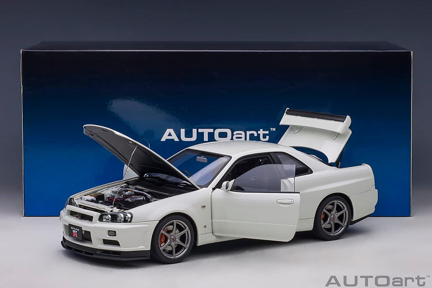 AUTOart 2001 Nissan Skyline GT-R (R34) V-Spec II White Pearl 1:18