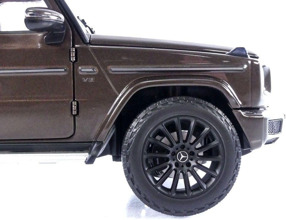 Minichamps 2020 Mercedes-Benz G63 (W463) G-Class 4.0 V8 Biturbo 585cv AMG Brown Metallic 1:18