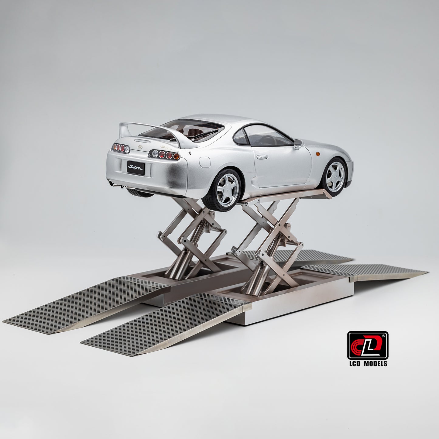 LCD Toyota Supra A80 (Silver color) *Comes with a lift!!* 1:18