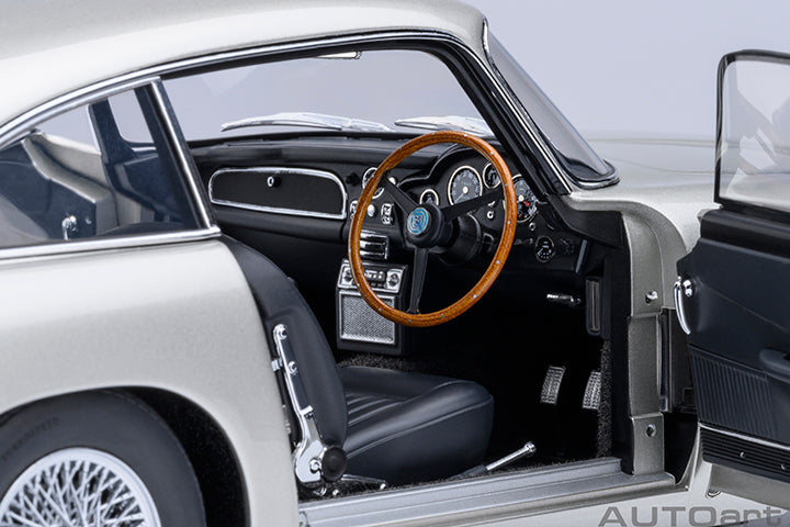 AUTOart Aston Martin DB5 Birch Silver 1:18