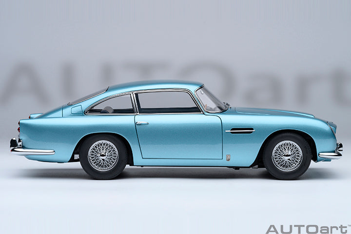 AUTOart Aston Martin DB5 Caribbean Pearl Blue 1:18