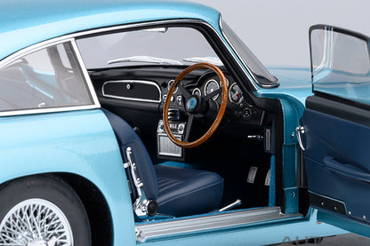 AUTOart Aston Martin DB5 Caribbean Pearl Blue 1:18