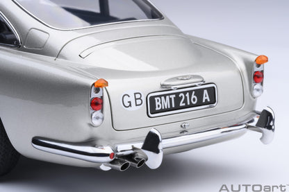 AUTOart Aston Martin DB5 Silver 007 Goldfinger Version w/ Weapons 1:18