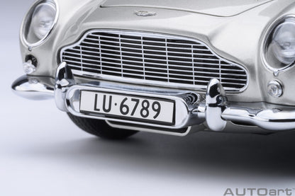 AUTOart Aston Martin DB5 Silver 007 Goldfinger Version w/ Weapons 1:18