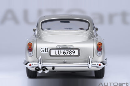 AUTOart Aston Martin DB5 Silver 007 Goldfinger Version w/ Weapons 1:18