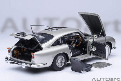 AUTOart Aston Martin DB5 Silver 007 Goldfinger Version w/ Weapons 1:18