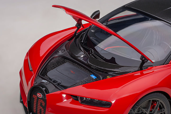 AUTOart 2019 Bugatti Chiron Sport Italian Red w/ Carbon Fiber 1:18