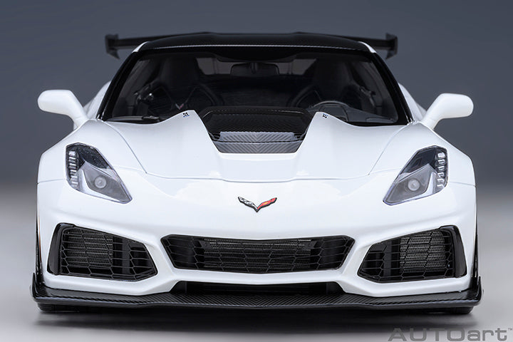 AUTOart Chevy Corvette ZR1 Arctic White 1:18