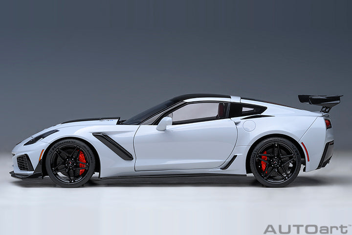 AUTOart 2019 Chevy Corvette ZR1 Ceramic Matrix Grey Metallic 1:18