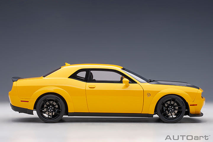 AUTOart 2018 Dodge Challenger SRT Hellcat Widebody Yellow Jacket w/ Satin Black Hood 1:18