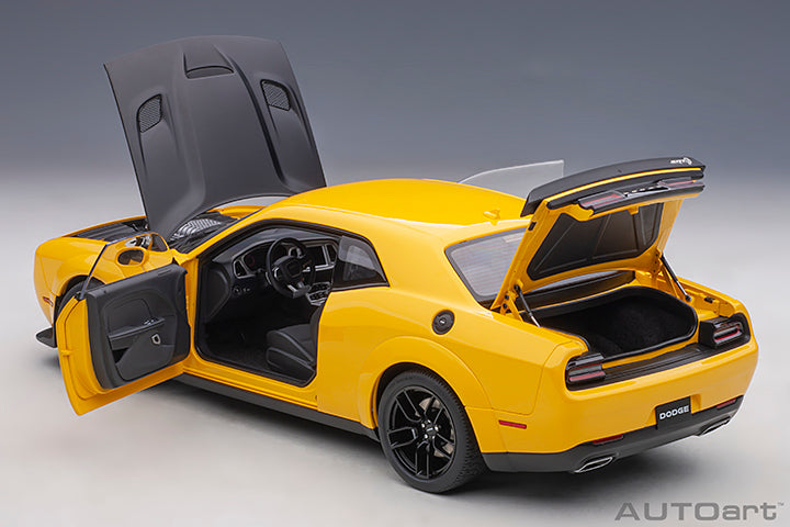 AUTOart 2018 Dodge Challenger SRT Hellcat Widebody Yellow Jacket w/ Satin Black Hood 1:18