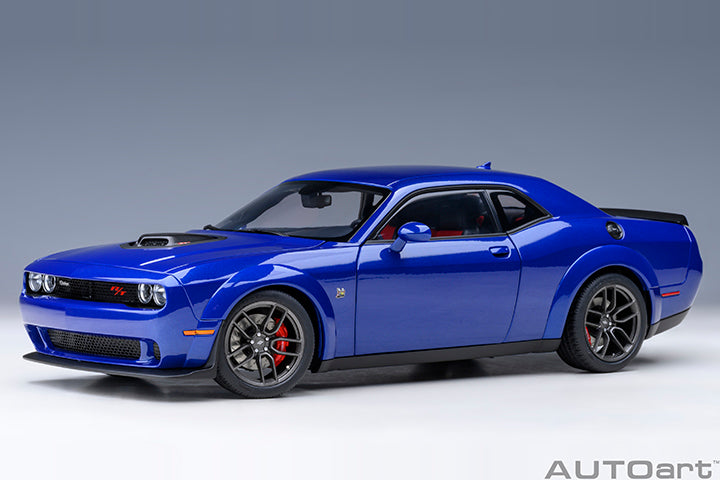 AUTOart 2022 Dodge Challenger R/T Scat Pack Widebody Indigo Blue 1:18