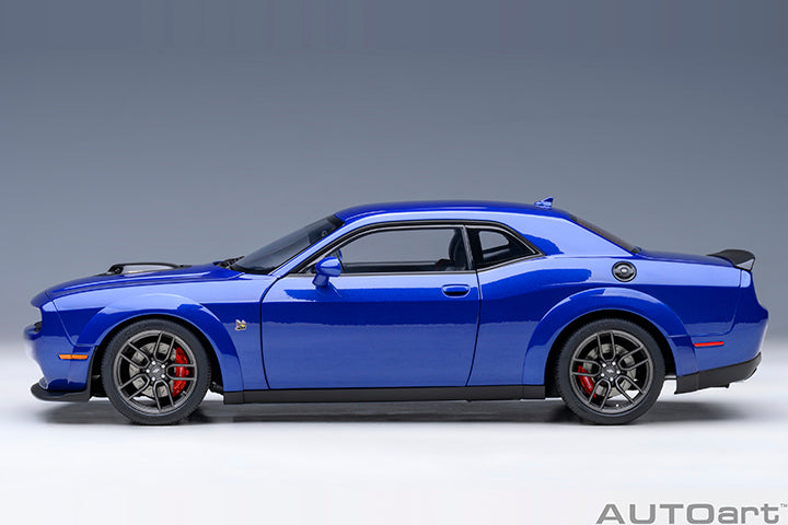 AUTOart 2022 Dodge Challenger R/T Scat Pack Widebody Indigo Blue 1:18