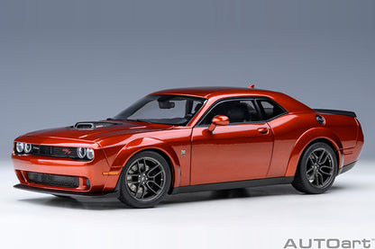 AUTOart 2022 Dodge Challenger R/T Scat Pack Widebody Sinamon Stick 1:18