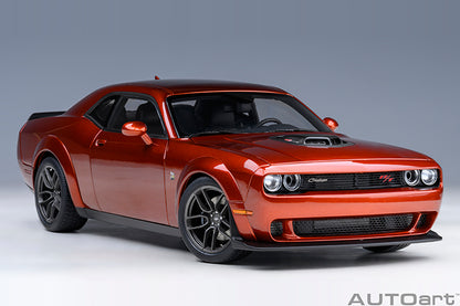 AUTOart 2022 Dodge Challenger R/T Scat Pack Widebody Sinamon Stick 1:18