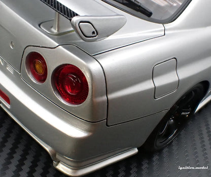 Ignition-Model Nissan Nismo GT-R R34 (BNR34) Z-tune Test 2004 Sazuka RHD Silver and Black 1:18