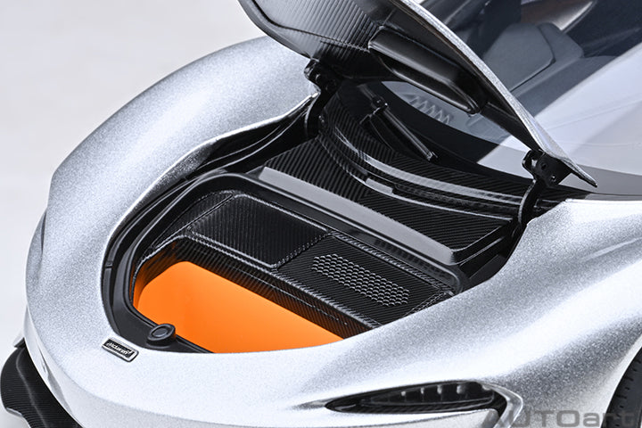 AUTOart Mclaren Speedtail Supernova Silver 1:18