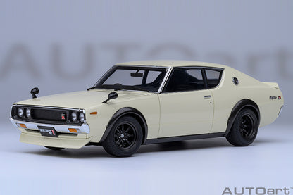 AUTOart Nissan Skyline 2000 GT-R (KPGC110) Z-Tune White 1:18