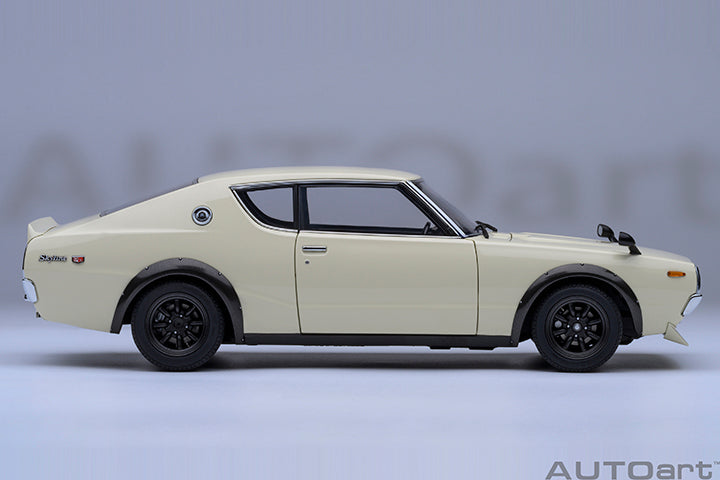 AUTOart Nissan Skyline 2000 GT-R (KPGC110) Z-Tune White 1:18