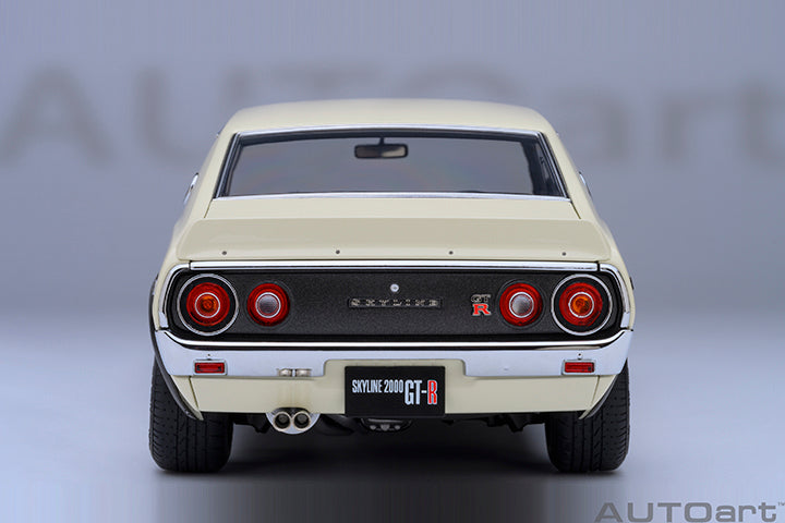 AUTOart Nissan Skyline 2000 GT-R (KPGC110) Z-Tune White 1:18