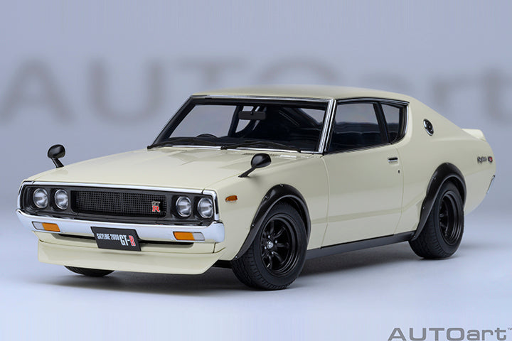 AUTOart Nissan Skyline 2000 GT-R (KPGC110) Z-Tune White 1:18