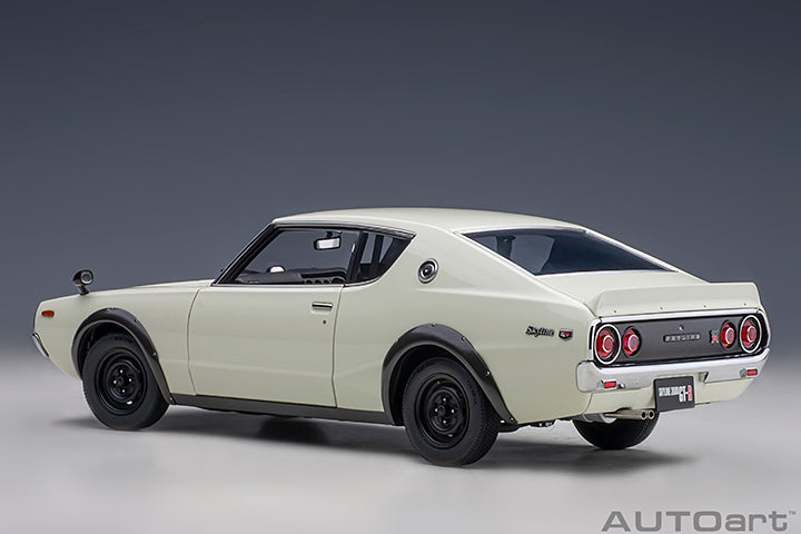 AUTOart Nissan Skyline 2000 GT-R (KPGC110) Standard Version White 1:18