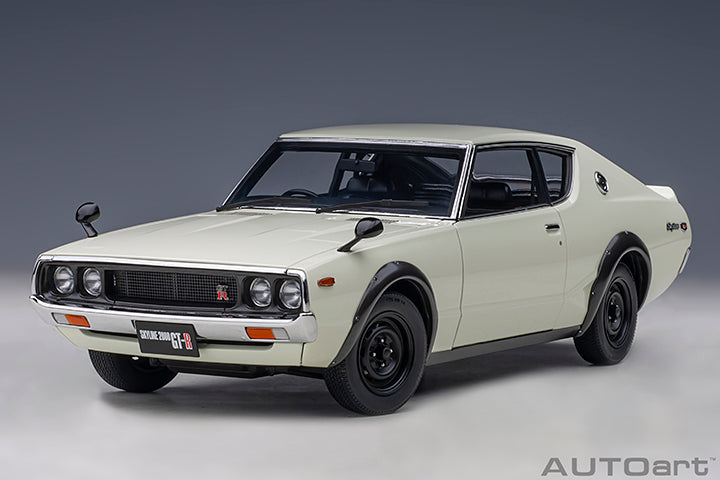 AUTOart Nissan Skyline 2000 GT-R (KPGC110) Standard Version White 1:18