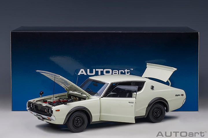 AUTOart Nissan Skyline 2000 GT-R (KPGC110) Standard Version White 1:18