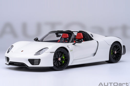 AUTOart Porsche 918 Spyder w/ Weissach Pkg White w/ Red Interior 1:18