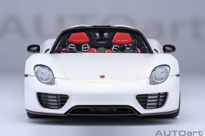 AUTOart Porsche 918 Spyder w/ Weissach Pkg White w/ Red Interior 1:18