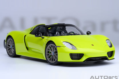 AUTOart Porsche 918 Spyder w/ Weissach Pkg Acid Green 1:18